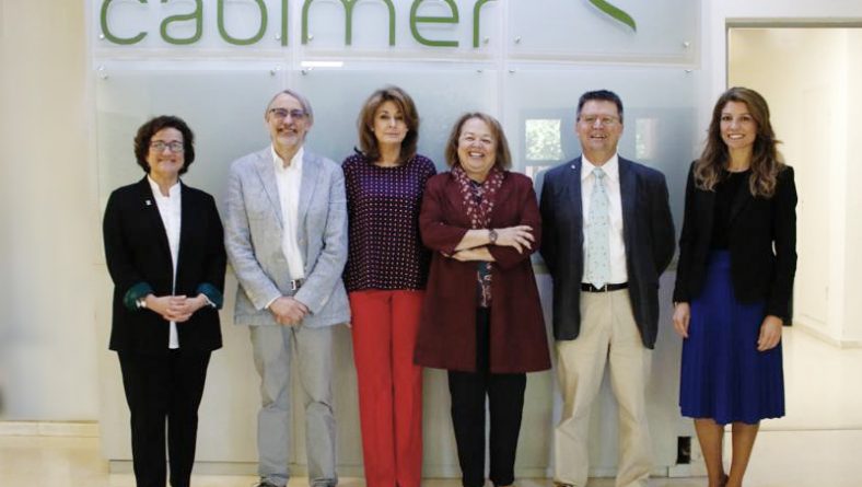 La presidenta del CSIC, Rosa Menéndez, visita CABIMER